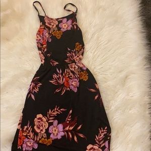 Cute black flower dress!